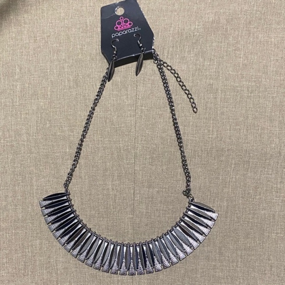 Paparazzi  Silver Statement Necklace Set